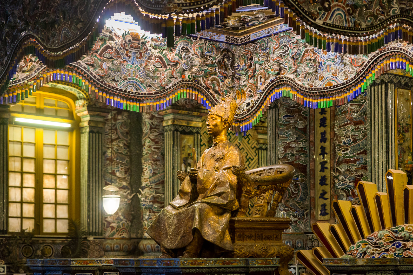 20141115 162210 Kaiser Khai Dinh im Palast